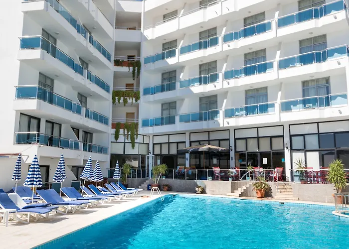 Ponz Hotel